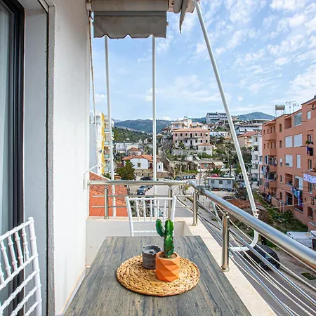 Brownie Luxury 3 With Balcony Full Kitchen 3 Min To